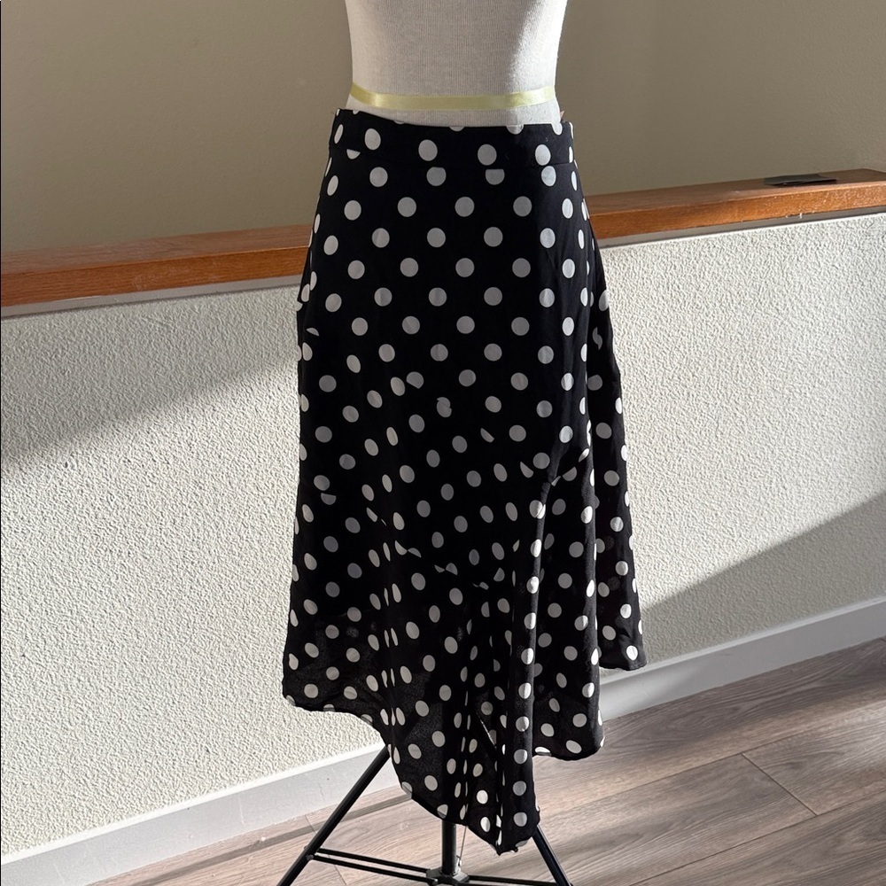 Vince Camuto Asymmetrical Black and White Polka Dot Skirt size 2